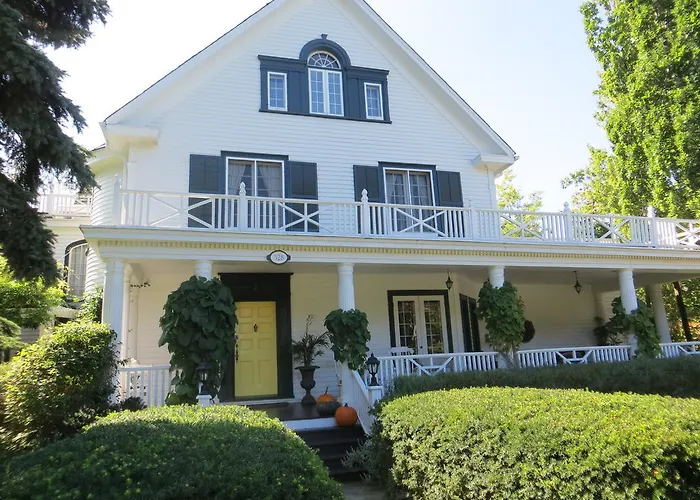 Lakewinds Country Manor Niagara-on-the-Lake